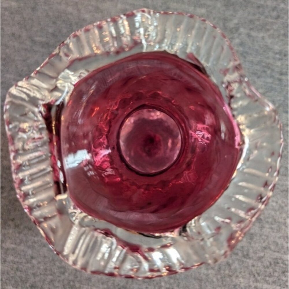 Chalet Blown Glass, Cranberry Swirl/Ribbed Footed Vase - Picture 4 of 6